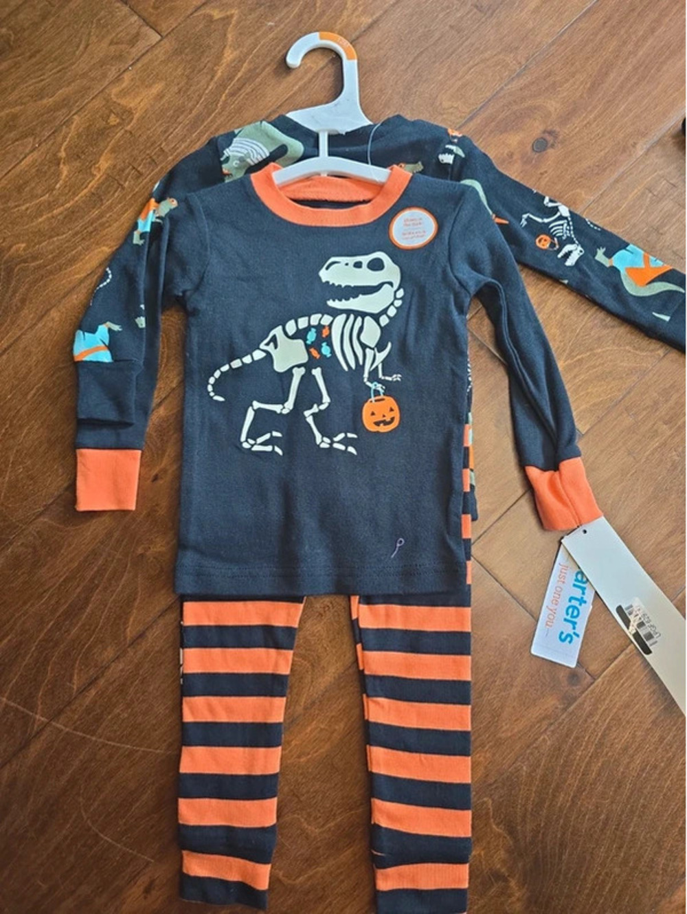 12m brand new carter's halloween pajamas item 465G8